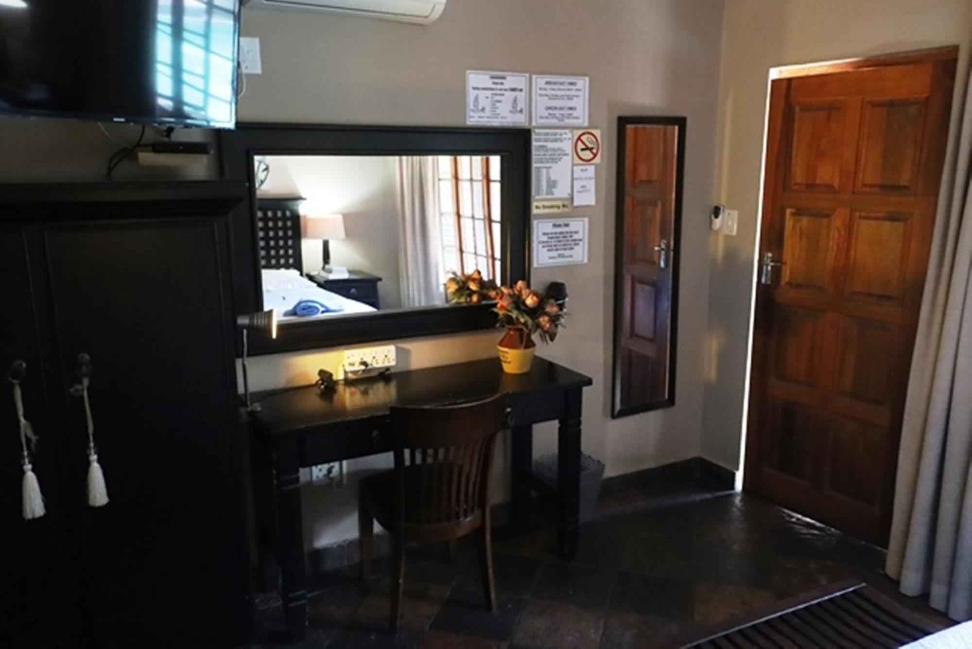 Royal Game Guest House Phalaborwa Ngoại thất bức ảnh
